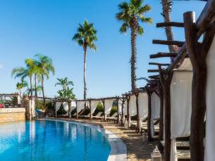 Galanias Hotel & Retreat