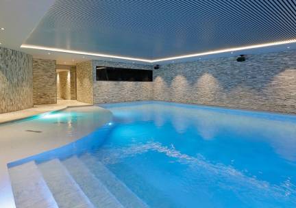 Luxe 4*-Van der Valk hotel met zwembaden bij Nijvel en Waterloo incl. ontbijt en wellness