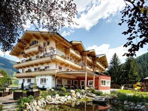 4*-familiehotel met GRATIS wellness in Salzburgerland incl. welkomstdrankje, ontbijt, 4-gangendiner, Nationalpark Sommercard en GRATIS parkeren!