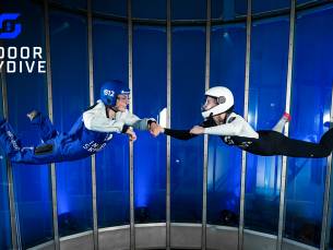 3, 5 of 15 flights indoor skydiven bij Indoor Skydive Roosendaal
