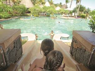 La Pirogue Resort & Spa