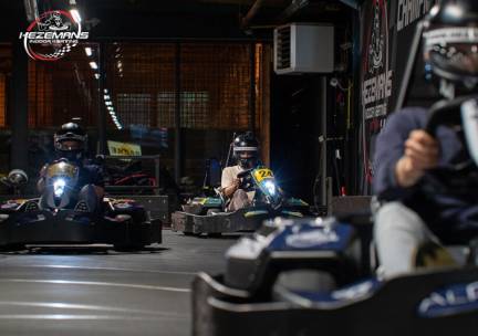 1 of 2 heats karten bij Hezemans Indoor Karting