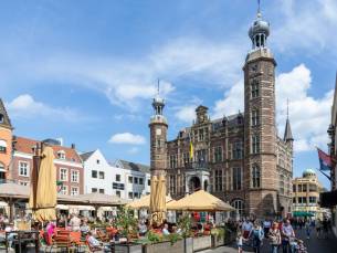 ⚡ LAST MINUTE DEAL! ⚡ Verblijf in bourgondisch Venlo nabij Nationaal Park De Maasduinen incl. ontbijt & welkomsthapjes + GRATIS parkeren!