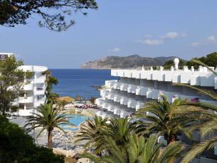 FERGUS Style Cala Blanca Suites