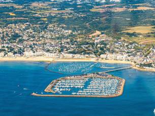 Ontdek Bretagne! Ontspan in een sfeervol hotel op loopafstand van het strand & verken historisch Gu&eacute;rande incl. ontbijt