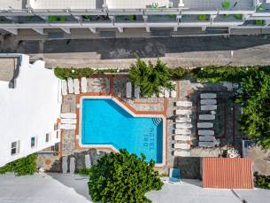 Iro Hotel