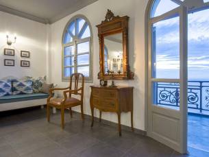 Caldera's Dolphin Suites