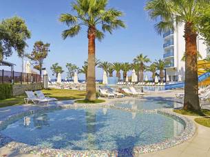 8 daagse vliegvakantie naar Le Bleu Resort in kusadasi, turkije