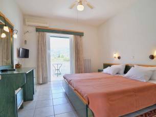 Fly & Go Konaki Hotel