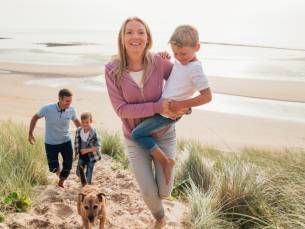 KIDS FOR FREE ⚡️ Familievakantie in Pieterburen incl. ontbijt, welkomstdrankje, uitgebreide wellness & gratis speelplezier voor de kids!
