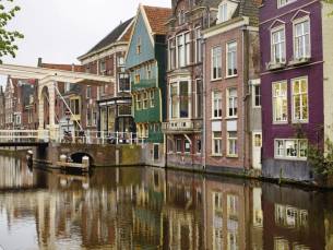 NS COMBI-DEAL! Ontdek Alkmaar in een DELUXE kamer in een 4*- hotel in het centrum incl. ontbijt & NS treinretour