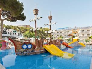 Waterfun met SPLASHZONE voor kids in een familiehotel in Salou, direct aan het strand incl. ontbijt & kinderen t/m 12 jaar GRATIS!