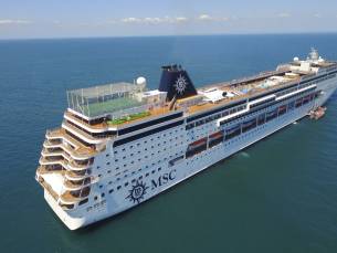 Geniet van een 9-daagse reis incl. 8-daagse cruise vanaf Bari, Itali&euml; naar de Griekse eilanden! O.b.v. volpension of all-inclusive incl. vlucht en voorovernachting in Bari!
