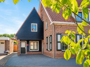 Ibiza-stijl vakantiewoning voor 5 personen met omheinde tuin nabij strand en centrum | Brouwersbuurt 23a - Domburg