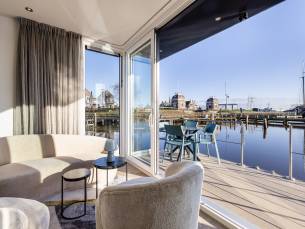 Houseboats Lemmer | Luxury stay on the water in Friesland