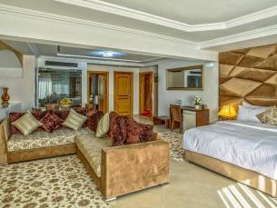Yaad City Hotel