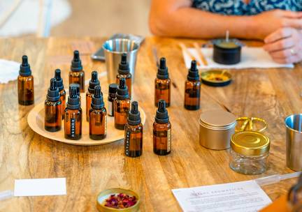 Workshop etherische oliÃ«n (2,5 uur) + 2 producten + koffie/thee en lekkers
