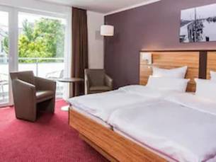 Hotel Hafen B&uuml;sum