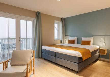 FLASHDEAL! ⚡ Verblijf in een DELUXE kamer met zeezicht in een Beach Hotel direct aan het strand in Zuid-Holland incl. ontbijt + GRATIS parkeren