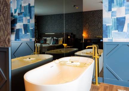 LUXE SUITE DEAL! ⚡ Verblijf in ultraluxe 5*-Hotel Haarhuis in hartje Arnhem incl. ontbijt & PRIV&Eacute; Sauna + Whirlpool op de kamer!