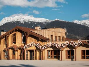 Base Camp Lodge Hotel