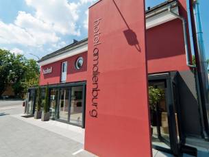 Amalienburg Boutique & Boarding Hotel