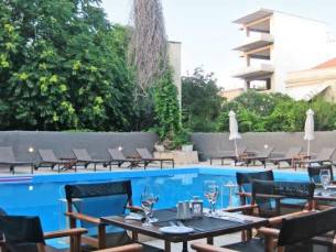 Amphitryon City Hotel