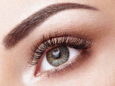 Gezicht epileren of wenkbrauw- en/of wimperbehandeling