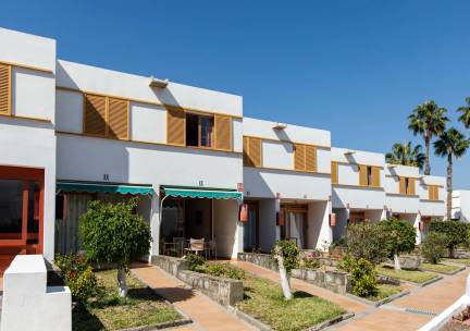 Las Brisas Bungalows