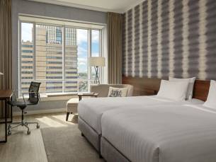 Geniet in hartje Rotterdam in een luxe 5*-Marriott Hotel incl. ontbijt en NS treinretour