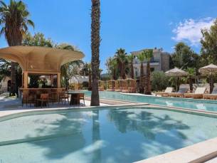 Nusa Suites & Villas