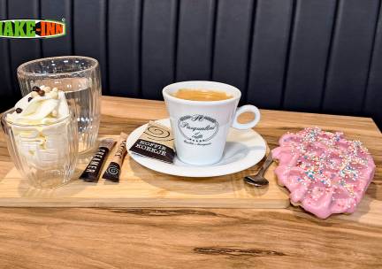 Milkshake de luxe of koffieplaat + Luikse wafel in hartje Veenendaal