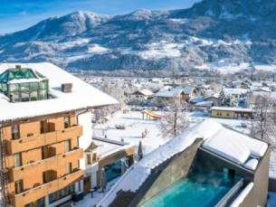 Luxe all-inclusive wellnessoase ontmoet besneeuwd Alpenpanorama in Stans