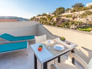 Merill Pool and Sea, Penthouse Apart 7