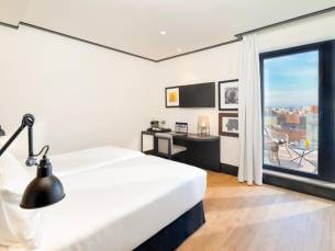 H10 Puerta de Alcal&aacute;