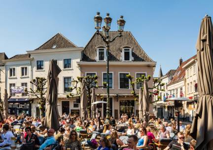Modern hotel in het centrum van Breda incl. ontbijt en NS treinretour