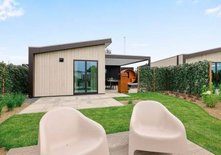6-persoons watervilla met sauna in Nunspeet