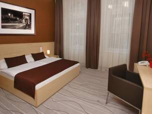 Promenade City Hotel