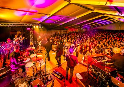 Entree voor Koningsfestival Leeuwarden + drankje