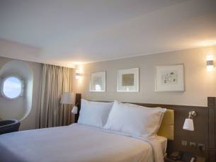 Queen Elizabeth 2 Hotel