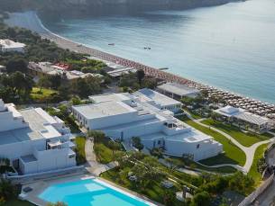 Lichnos Beach Hotel & Suites