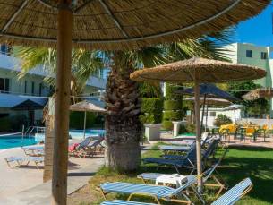 Hotel Stamos Plus