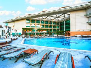 Movenpick Grand Al Bustan Dubai