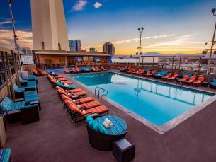 8 daagse vliegvakantie naar The STRAT Hotel - Casino - Tower in las vegas, verenigde staten