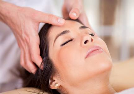 Anti aging-bindweefselmassage gezicht + cupping + evt. LED-therapie