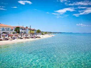 Zonvakantie naar het Griekse schiereiland Chalkidiki! MODERNE studio of suite incl. vlucht, transfer en optioneel ontbijt!