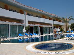 Moniatis Hotel