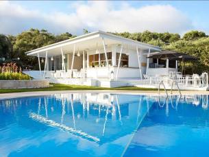 Mr & Mrs White Corfu