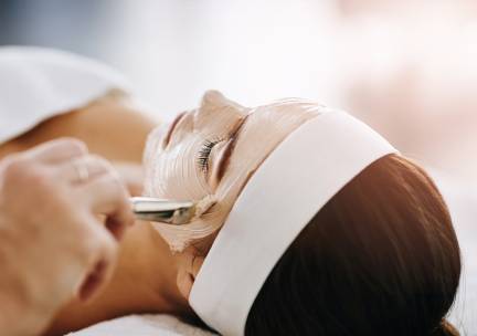 1, 3 of 5 luxe gezichtsbehandeling(en)