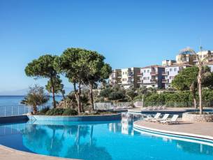 Aria Claros Beach